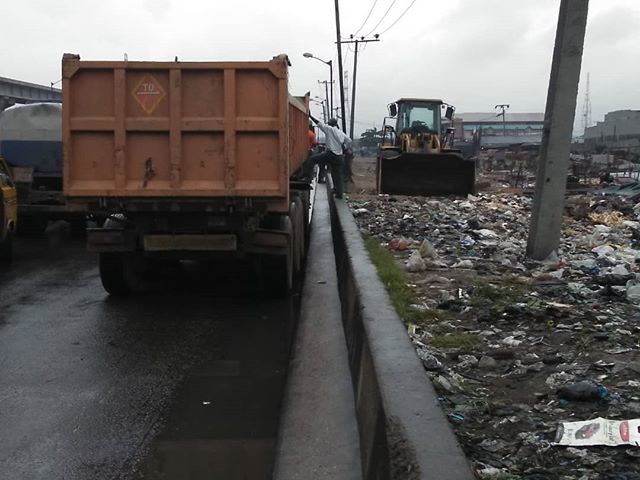 Lagos State Government Begins Evacuation Of Refuse At Orile 1